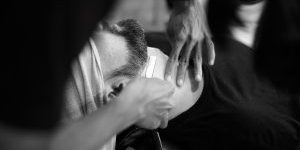 man-black-and-white-white-photography-foam-portrait-1282291-pxhere.com_-300×200-1 baard verzorging