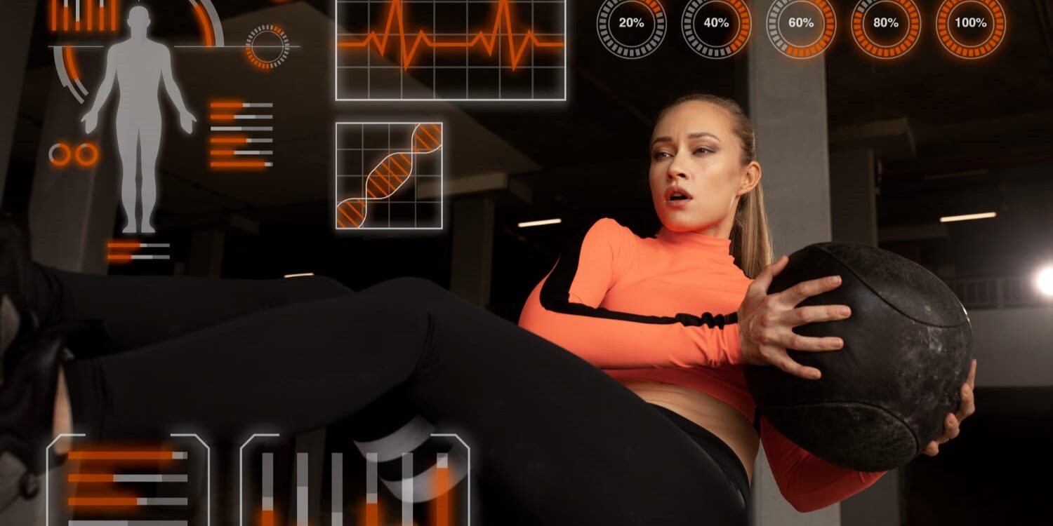 Vrouw traint met medicine ball terwijl data-analyse en hartslagvisualisaties haar fitnessactiviteit volgen