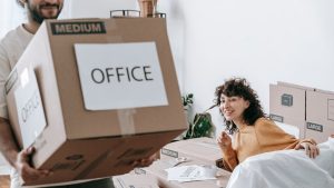 Zware dozen tillen verhuizing