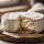 aangesneden stuk brie